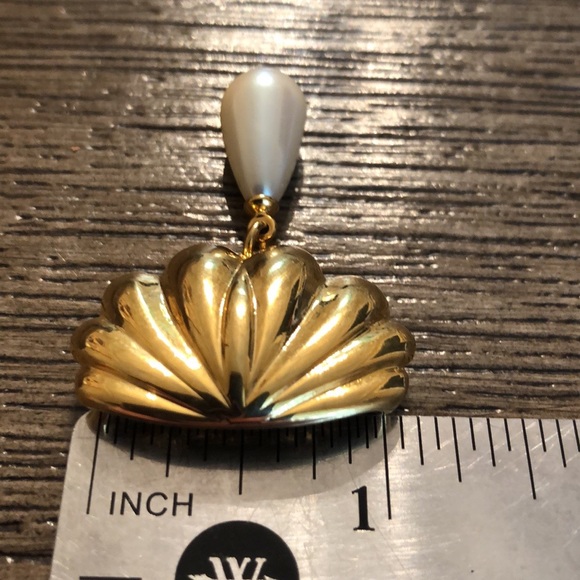 MARVELLA  Shell with Faux Pearl Drop Slide Pendant - Picture 6 of 12